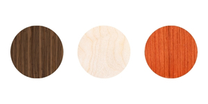 Holzarten Holzbaum mit Weihnachtskugel