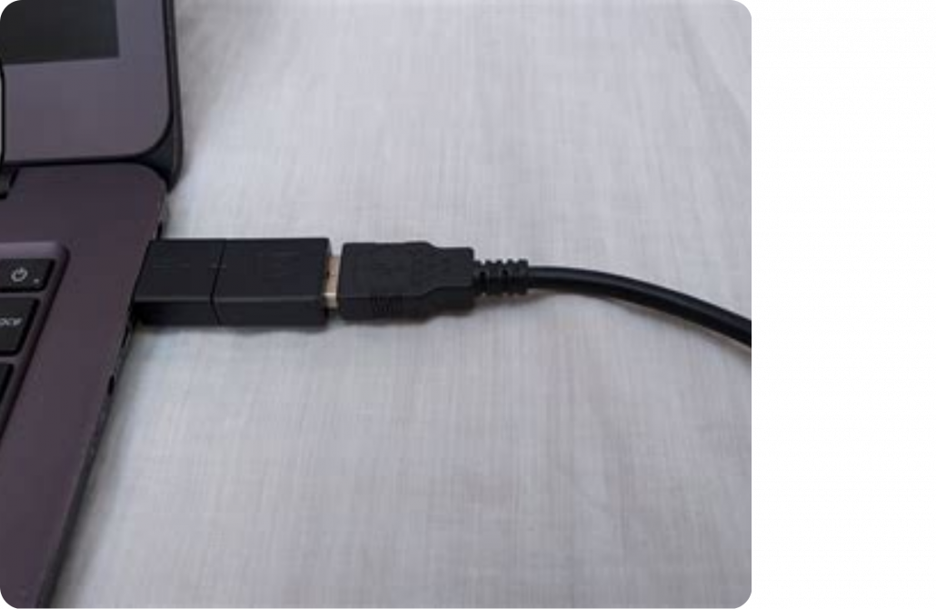 BusKill ist an einem Laptop angeschlossen